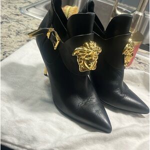 Versace leather heel boots size 37 1/2 USA size 7